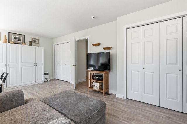 8 Flag Court, Auburn, NH 03032