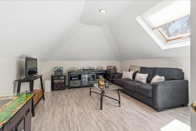 8 Flag Court, Auburn, NH 03032