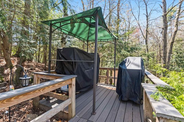 8 Flag Court, Auburn, NH 03032