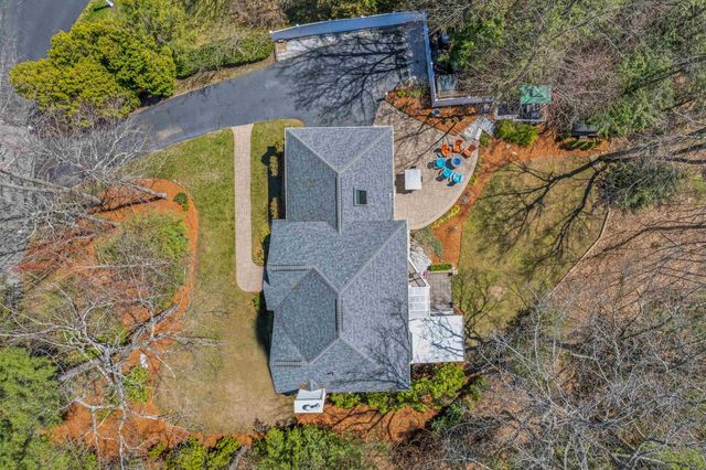 8 Flag Court, Auburn, NH 03032