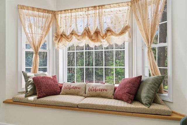 8 Flag Court, Auburn, NH 03032