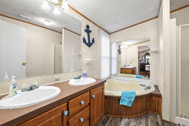 7401 Oakview Drive, Bonham, TX 75418