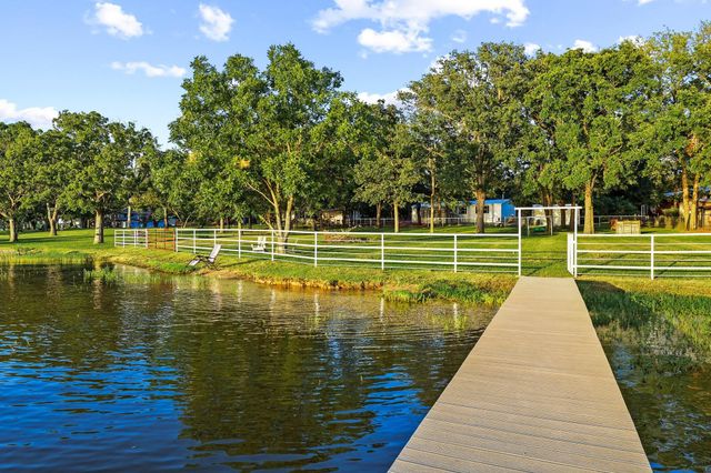 7401 Oakview Drive, Bonham, TX 75418