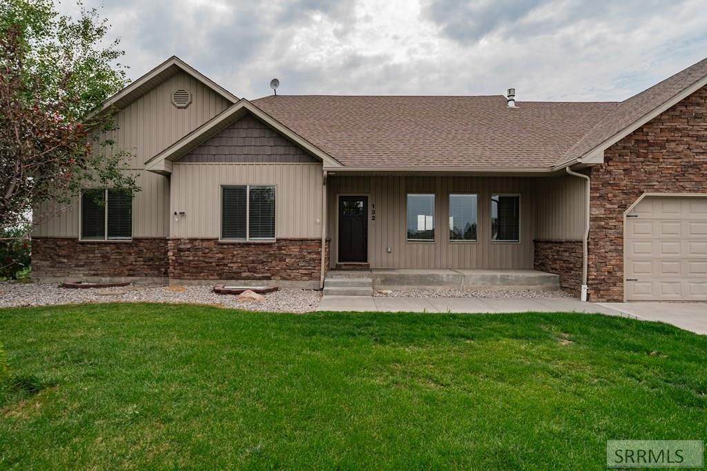 Image 2 of property listing at 132 N 4020 E, Rigby, ID 83442