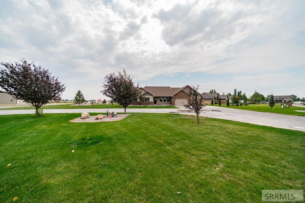 Image 4 of property listing at 132 N 4020 E, Rigby, ID 83442