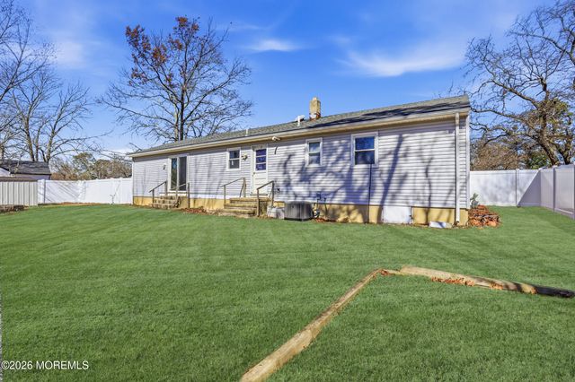 1212 Broadway Boulevard, Toms River, NJ 08757