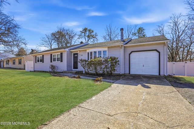 1212 Broadway Boulevard, Toms River, NJ 08757