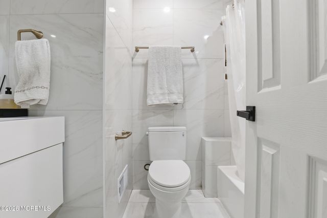 1212 Broadway Boulevard, Toms River, NJ 08757