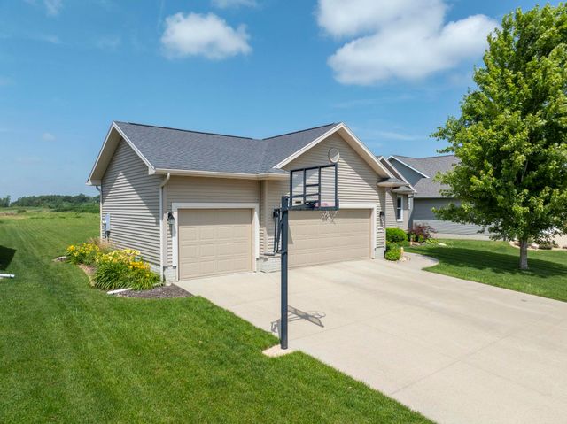 1015 Rocky Ridge Road, Cedar Falls, IA 50613