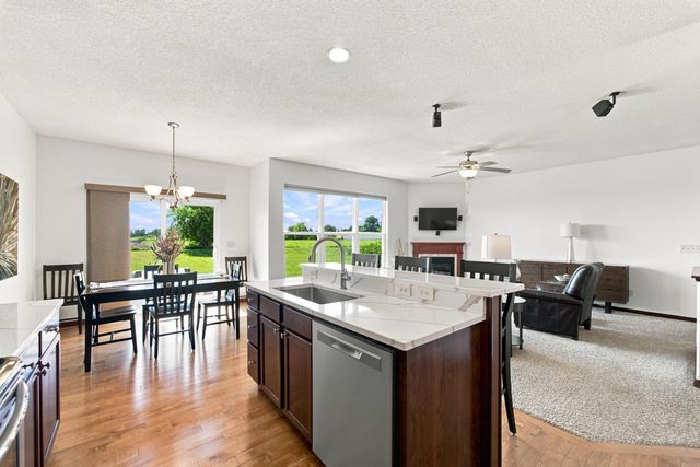 1015 Rocky Ridge Road, Cedar Falls, IA 50613