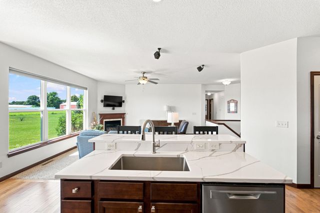 1015 Rocky Ridge Road, Cedar Falls, IA 50613