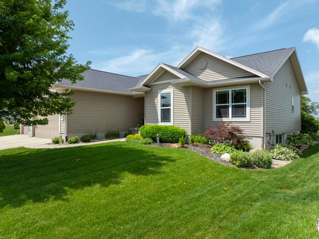 1015 Rocky Ridge Road, Cedar Falls, IA 50613