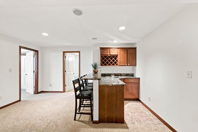 1015 Rocky Ridge Road, Cedar Falls, IA 50613