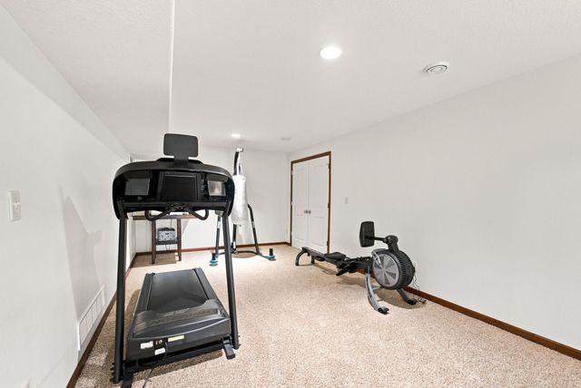 1015 Rocky Ridge Road, Cedar Falls, IA 50613
