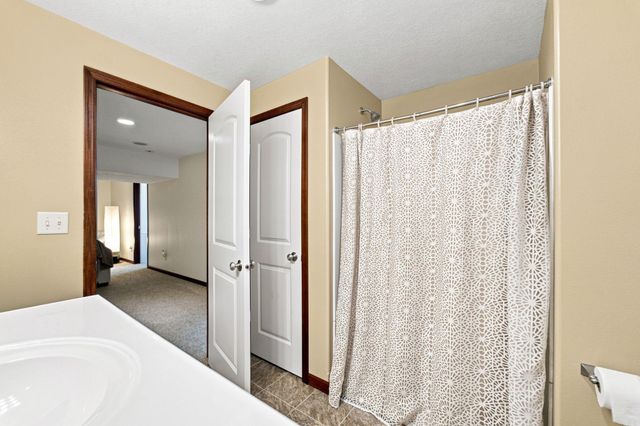 1015 Rocky Ridge Road, Cedar Falls, IA 50613