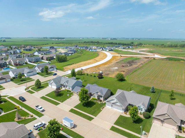 1015 Rocky Ridge Road, Cedar Falls, IA 50613