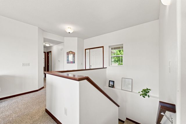 1015 Rocky Ridge Road, Cedar Falls, IA 50613