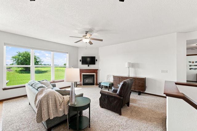 1015 Rocky Ridge Road, Cedar Falls, IA 50613