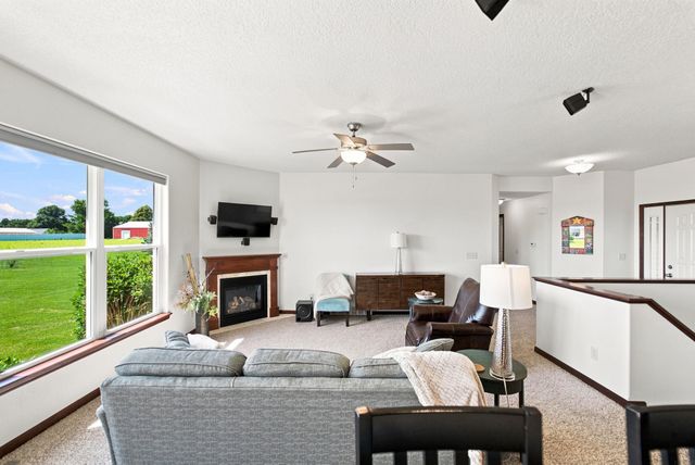 1015 Rocky Ridge Road, Cedar Falls, IA 50613