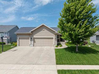 1015 Rocky Ridge Road, Cedar Falls, IA 50613