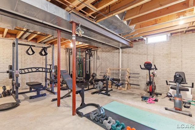 949 Hickory Creek Drive, Temperance, MI 48182