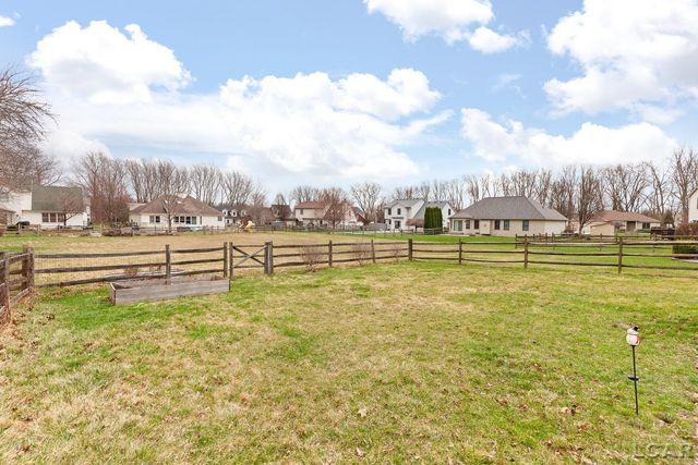 949 Hickory Creek Drive, Temperance, MI 48182