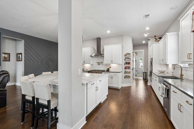1055 Stonehenge Drive, Hanahan, SC 29410