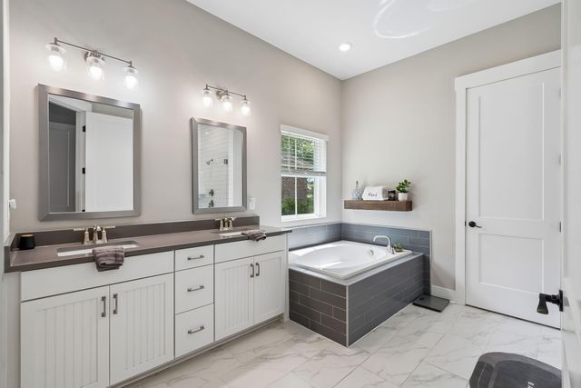 1055 Stonehenge Drive, Hanahan, SC 29410