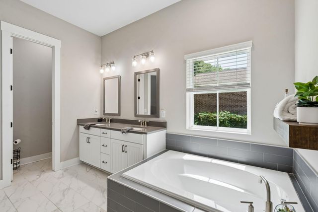 1055 Stonehenge Drive, Hanahan, SC 29410