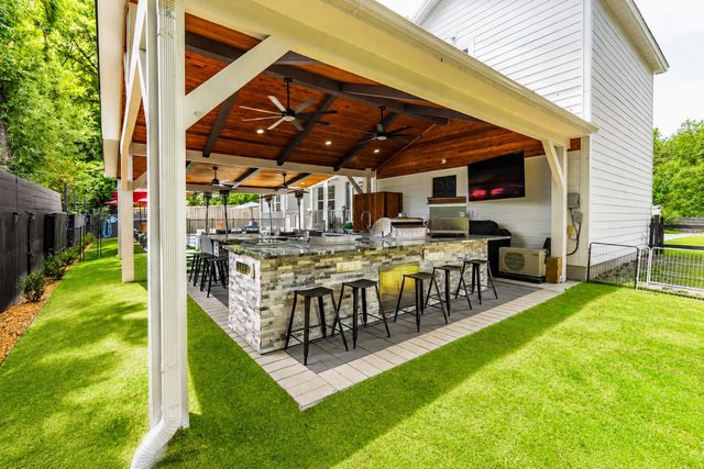1055 Stonehenge Drive, Hanahan, SC 29410