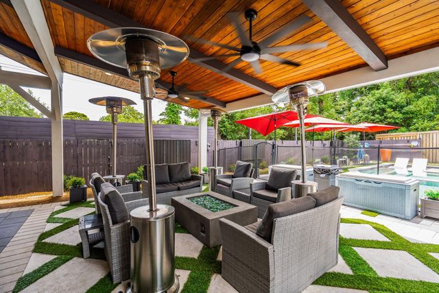 1055 Stonehenge Drive, Hanahan, SC 29410