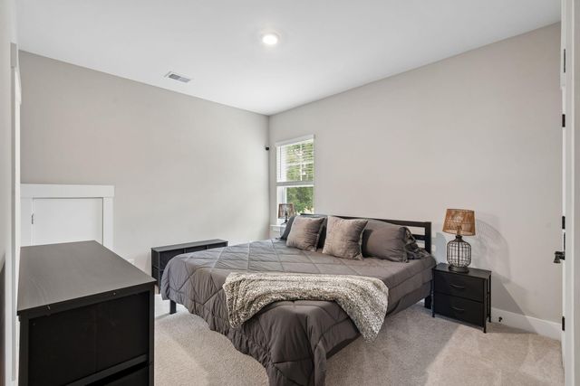 1055 Stonehenge Drive, Hanahan, SC 29410