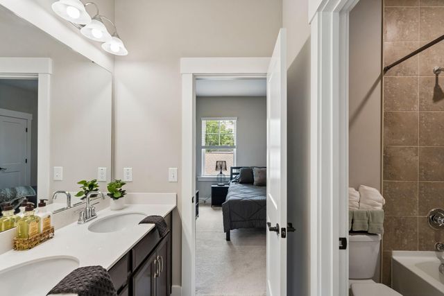 1055 Stonehenge Drive, Hanahan, SC 29410