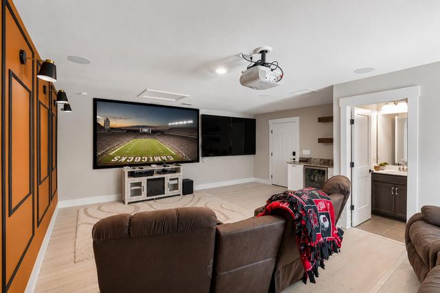 1055 Stonehenge Drive, Hanahan, SC 29410