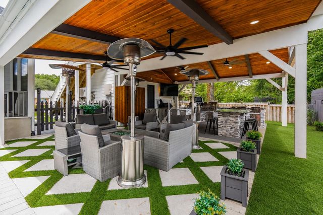 1055 Stonehenge Drive, Hanahan, SC 29410