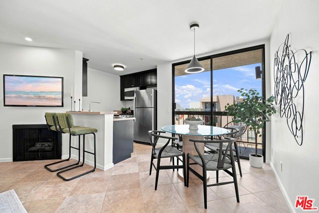7320 Hawthorn Avenue 425, Los Angeles, CA 90046
