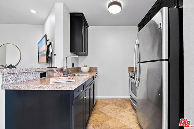 7320 Hawthorn Avenue 425, Los Angeles, CA 90046