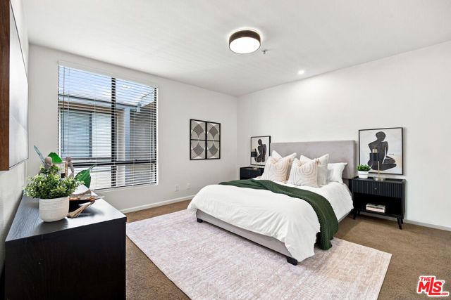 7320 Hawthorn Avenue 425, Los Angeles, CA 90046