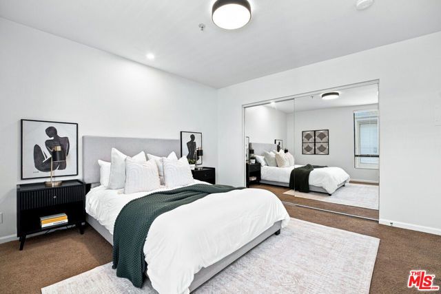 7320 Hawthorn Avenue 425, Los Angeles, CA 90046
