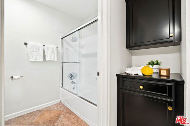 7320 Hawthorn Avenue 425, Los Angeles, CA 90046