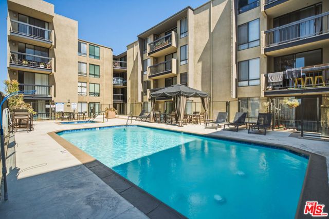 7320 Hawthorn Avenue 425, Los Angeles, CA 90046