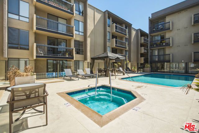 7320 Hawthorn Avenue 425, Los Angeles, CA 90046