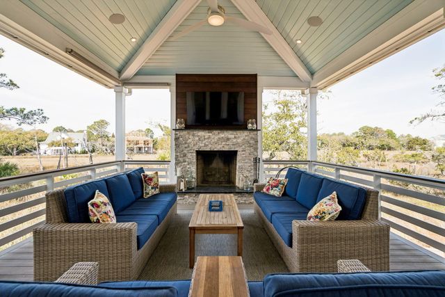 6823 Back Bay Drive, Isle Of Palms, SC 29451