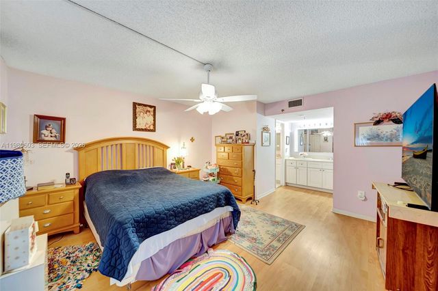 3940 Inverrary Boulevard 303A, Lauderhill, FL 33319