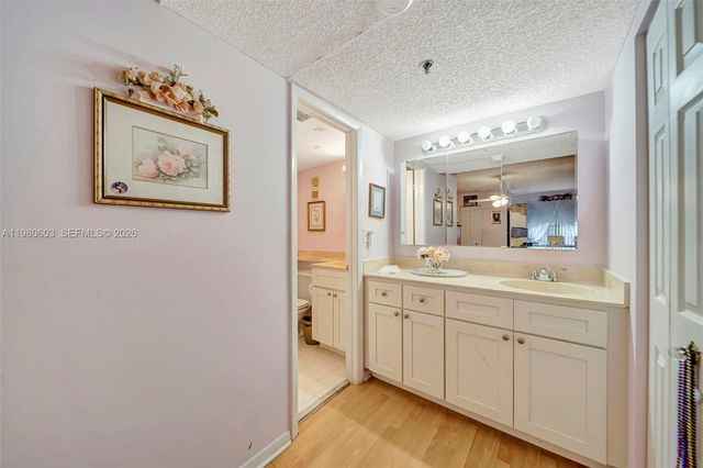 3940 Inverrary Boulevard 303A, Lauderhill, FL 33319