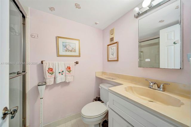 3940 Inverrary Boulevard 303A, Lauderhill, FL 33319