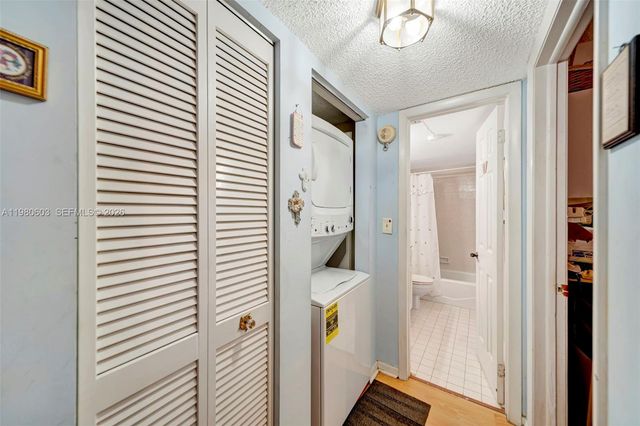3940 Inverrary Boulevard 303A, Lauderhill, FL 33319