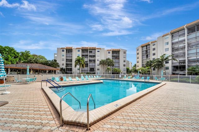 3940 Inverrary Boulevard 303A, Lauderhill, FL 33319