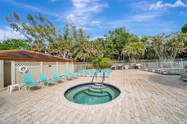 3940 Inverrary Boulevard 303A, Lauderhill, FL 33319