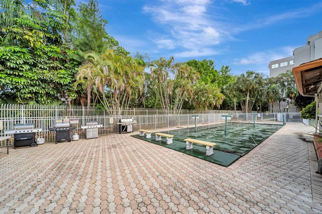 3940 Inverrary Boulevard 303A, Lauderhill, FL 33319